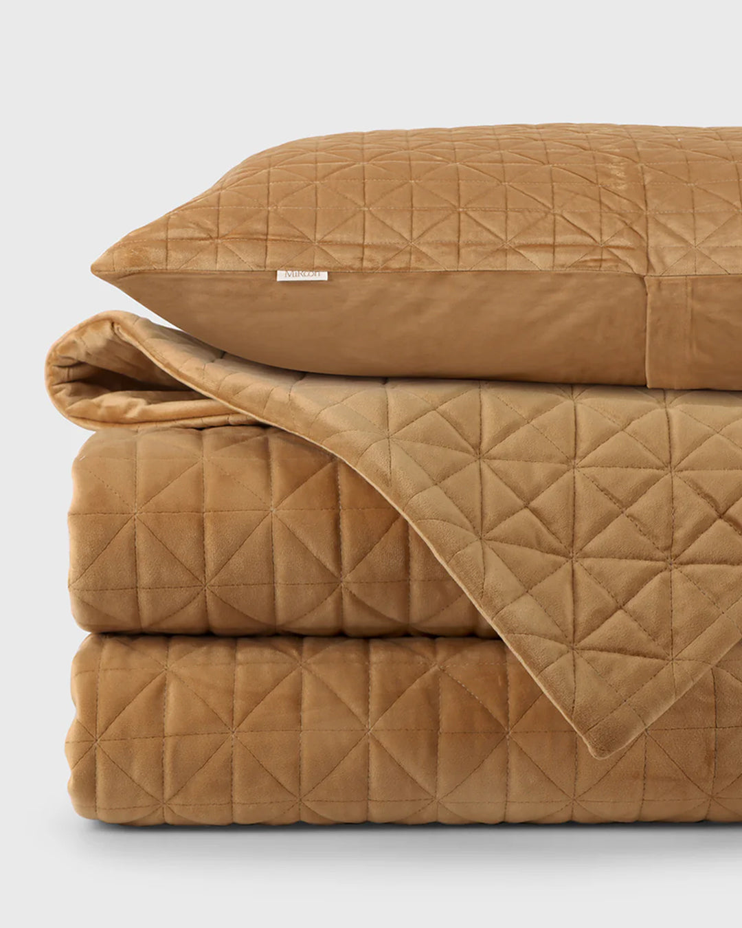 ARGYLE CHECKS OCHRE VELEVT QUILTED BEDSPREAD SET