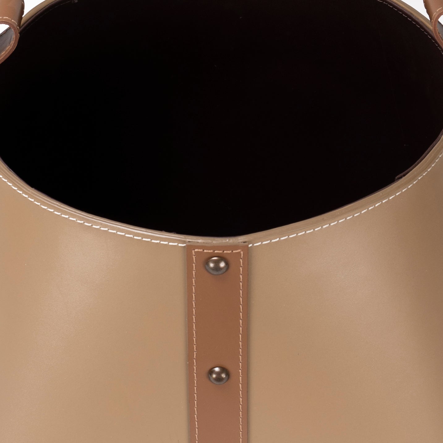 Avalon magazine holder