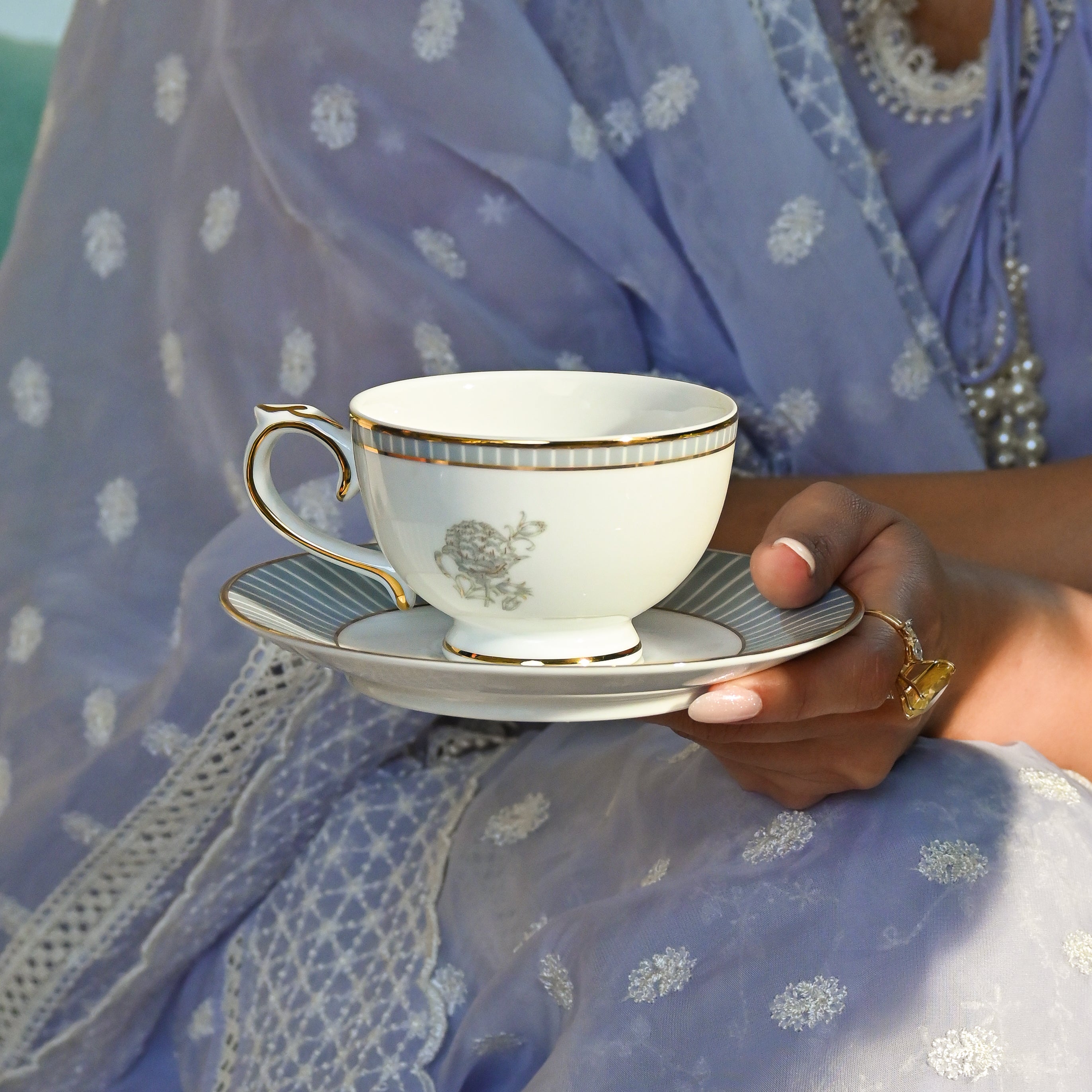 Grey Iris Tea Set | 17 Pcs