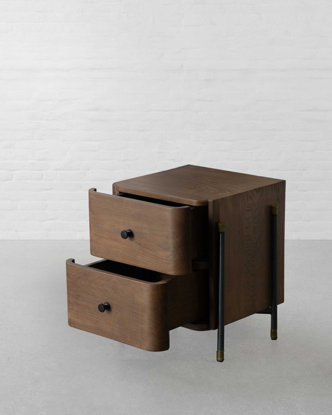 Arthur bedside table