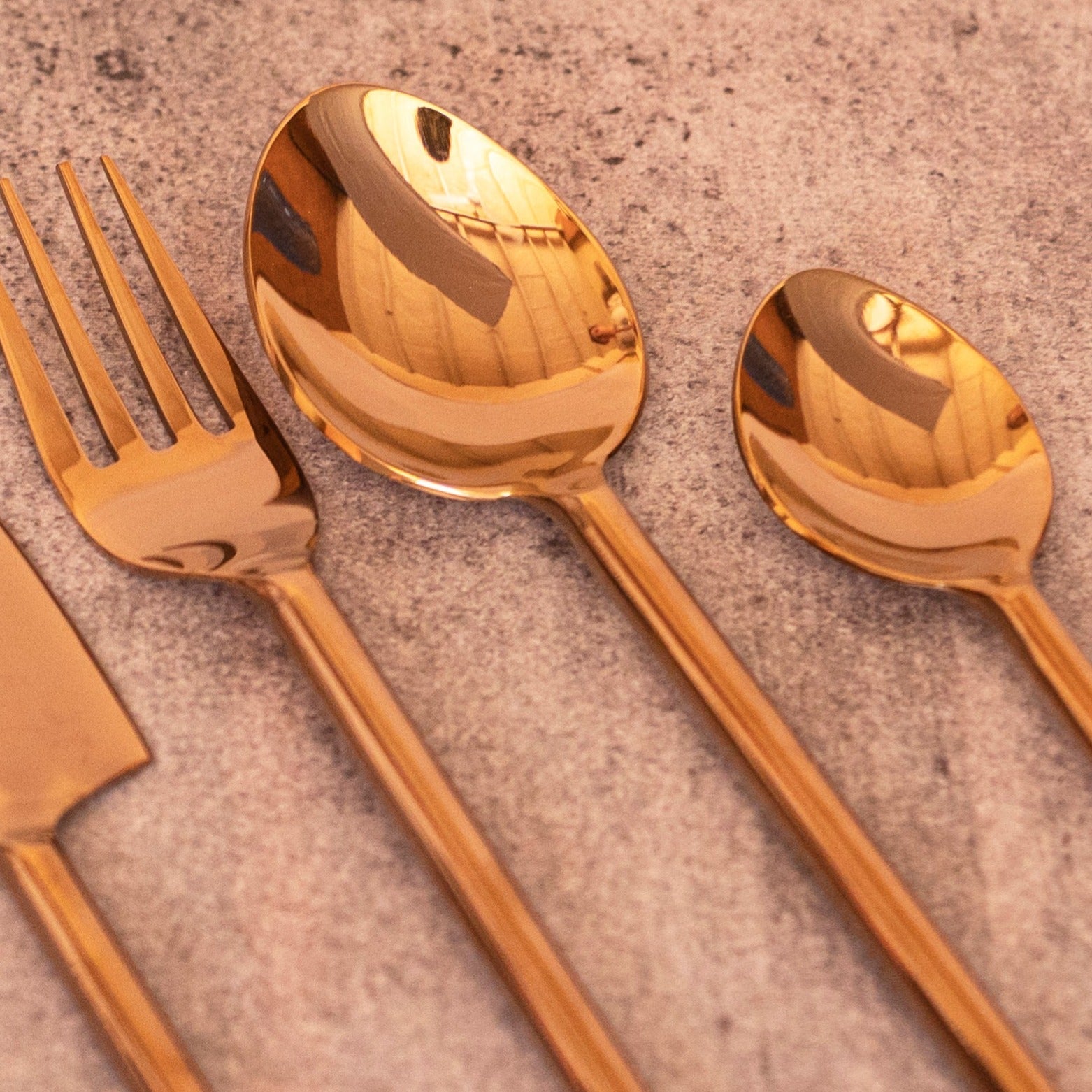 Marina Mirror Rose Gold Cutlery Set