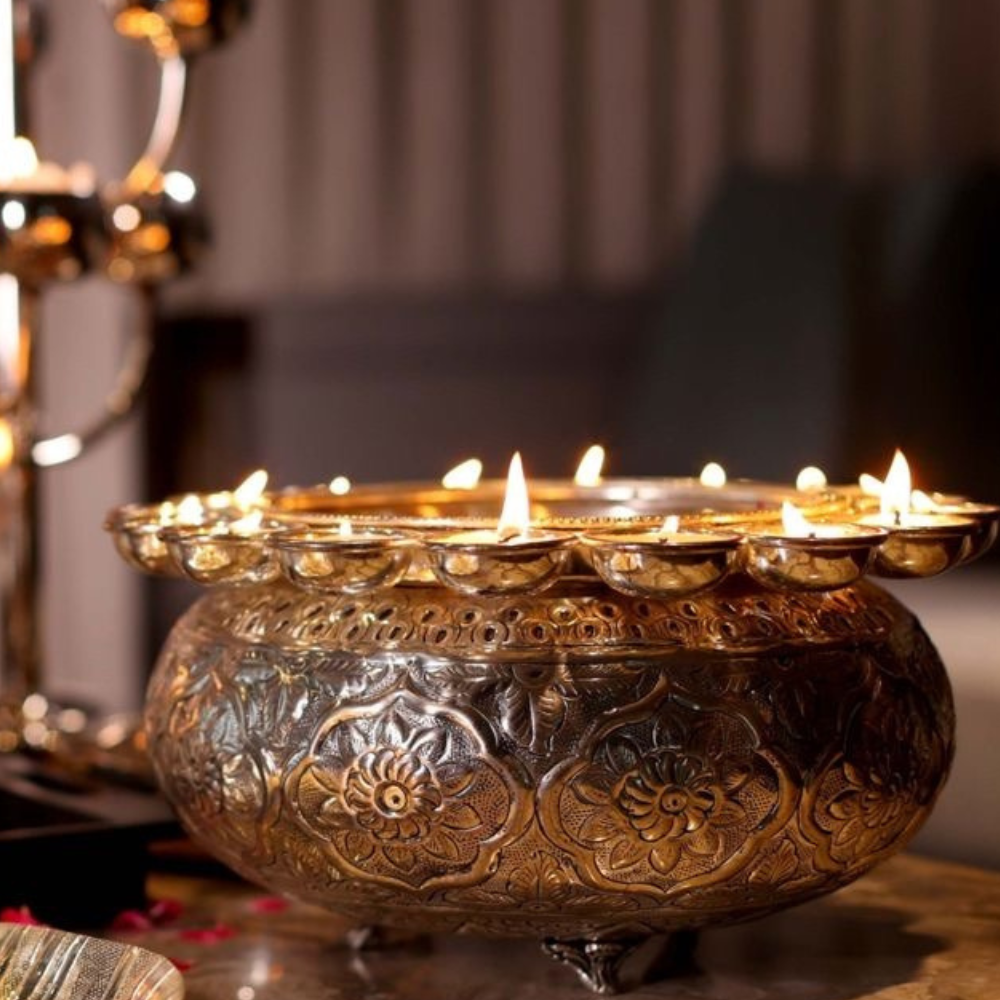 Silver candle urli